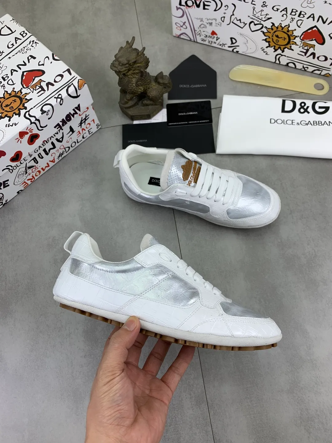 Men's men's shoes 💰P542 💰[New model] The latest hot style, top original quality, the official website synchronizes "DOLCE&GABBANA [Dolce & Gabbana] ~ High quality." The effect is low-top casual DG men's shoes, loved by many celebrities, using high-end imported first-layer calfskin splicing logo design + cowhide feet, simple and elegant, perfectly interpreting the latest inspiration of shoes, integrating classics and fashion, luxury dreams, and fashion. Suitable for drivers, light and comfortable to drive, light and breathable for outdoor travel, high-end quality, trustworthy, 3️⃣color🉑️choice! Code number: 38-46